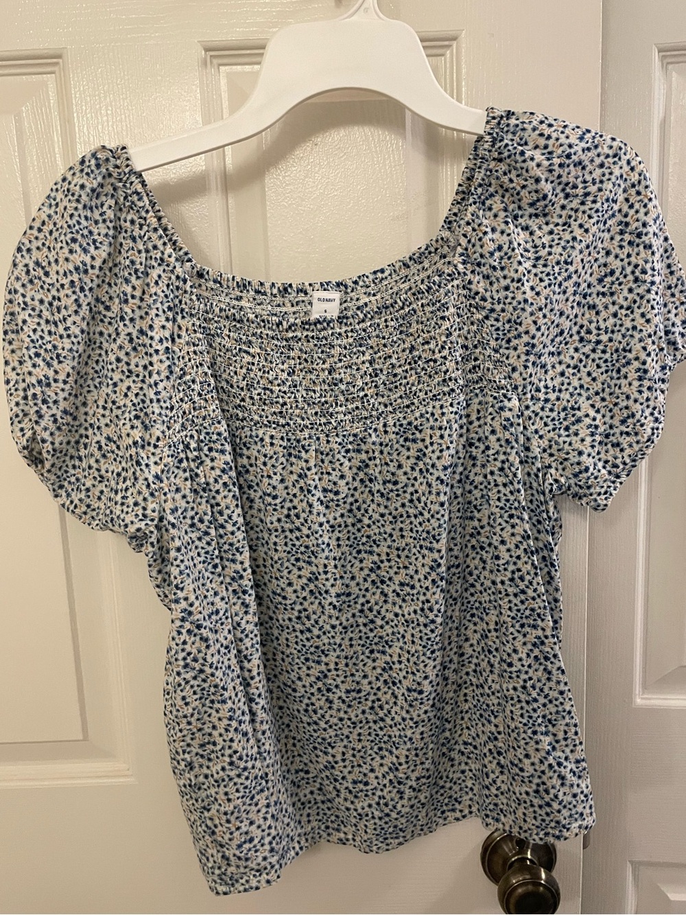 Old Navy short sleeve multicolor top, size S